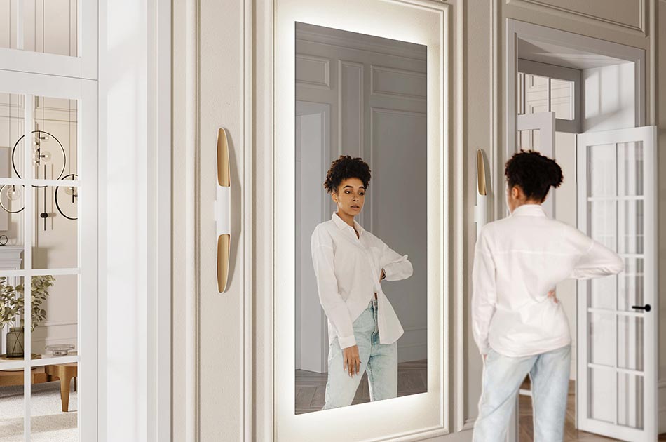 Didingiausi mūsų kolekcijos veidrodžiai yra lygūs, skaidrūs stiklai be rėmo. Subtilių formų veidrodžiai suteiks lengvumo bet kuriam vonios kambariui, o dėl jų dekoratyvumo sukursite nepakartojamą atmosferą savo vonios kambaryje. Išgalvotas LED apšvietimas ant sienos palieka spindesį ir nuostabiai išryškina veidrodį.