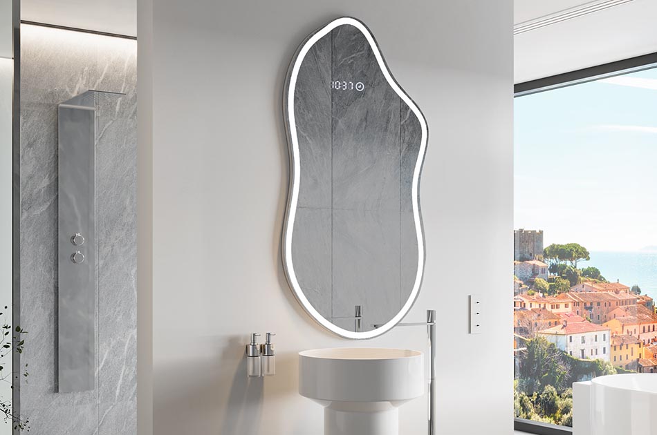 Netaisyklingos formos veidrodis su subtilia aplinkos apšvietimu elegantiškam interjerui | ARTFORMA