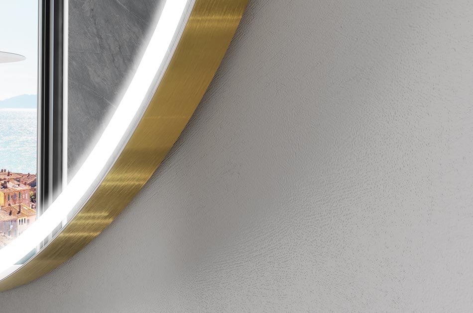 Netaisyklingos formos veidrodis su subtilia aplinkos apšvietimu elegantiškam interjerui | ARTFORMA