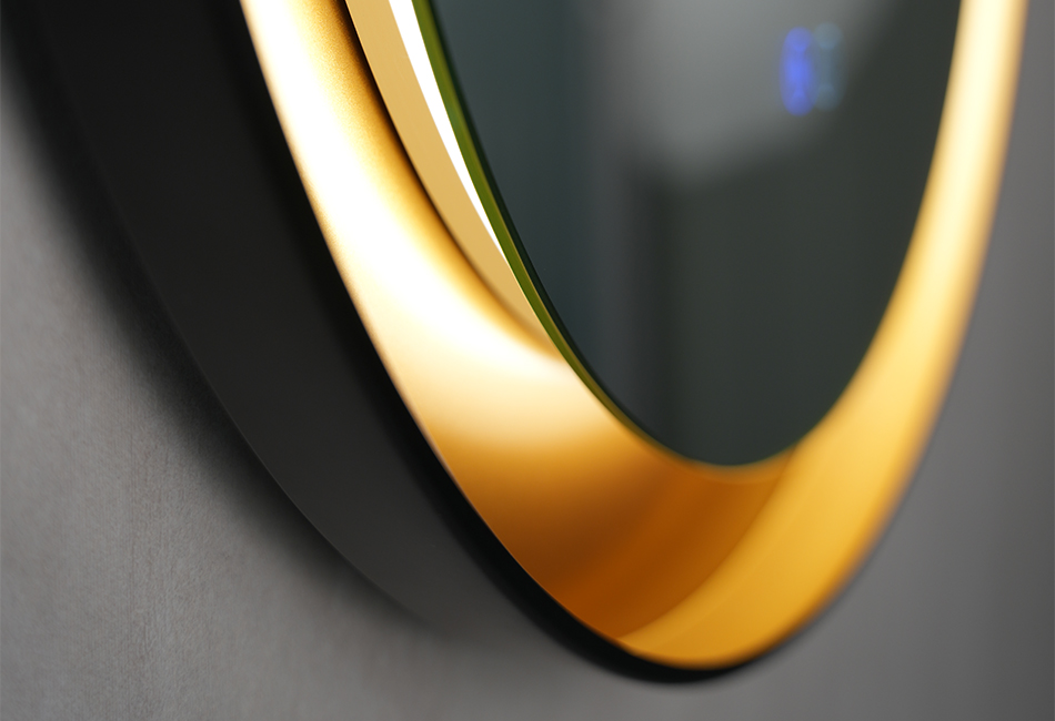 Veidrodis juodame metaliniame rėmelyje