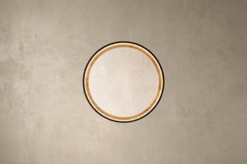 Veidrodžiai mediniame rėme