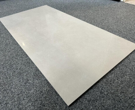 „Lappato“ grindų plytelės 60x120, šviesiai pilkos spalvos, rektifikuotos, A4H122 „Poli Gris“