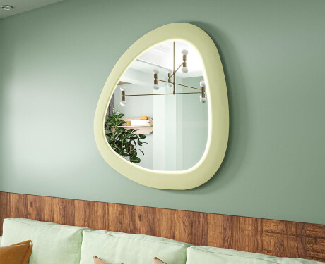 LED veidrodis su netaisyklinga forma ir lakuotu MDF rėmu L308