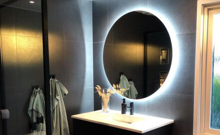 Apvalus apšviestas vonios veidrodis L82